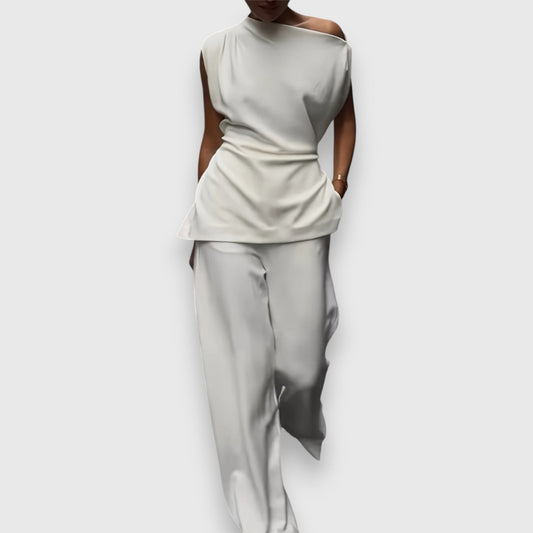 Abelyn – Asymmetrical Two-Piece Suit in White