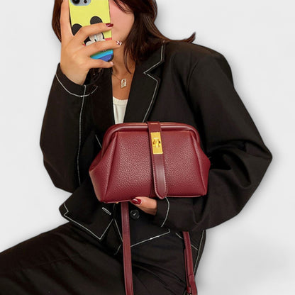 Retro Bag - Elegant and Versatile