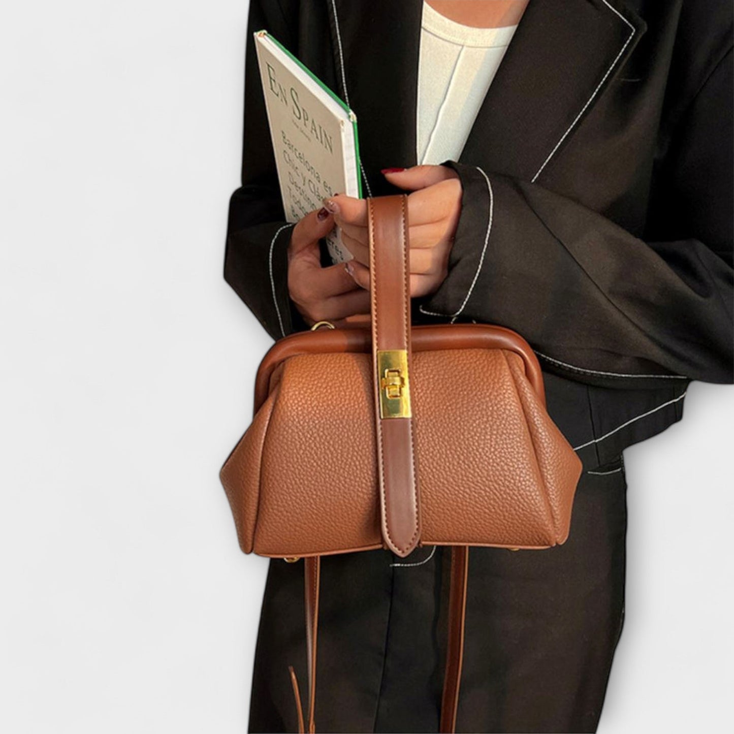 Retro Bag - Elegant and Versatile