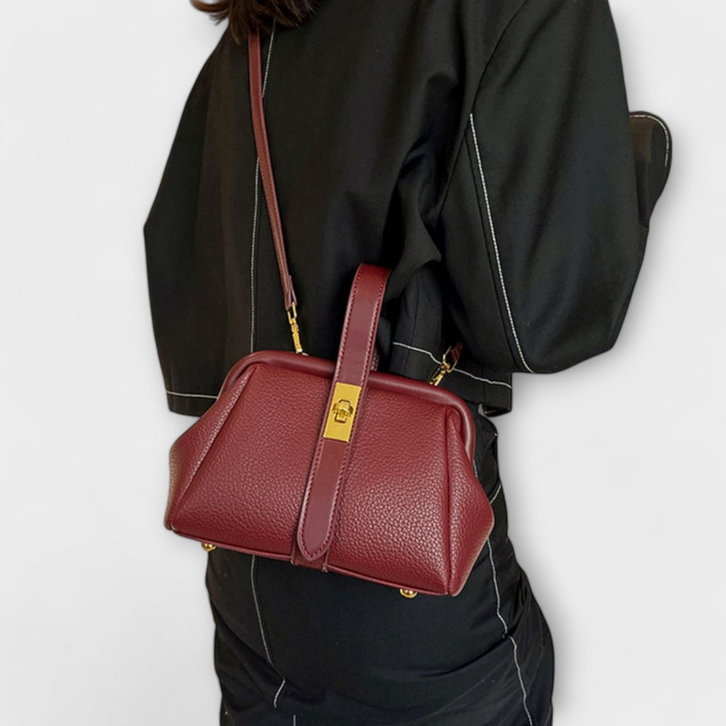 Retro Bag - Elegant and Versatile