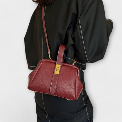 Retro Bag - Elegant and Versatile