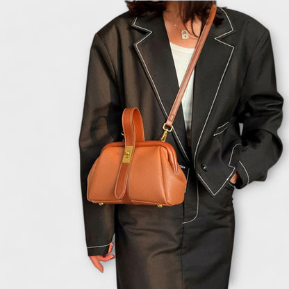 Retro Bag - Elegant and Versatile