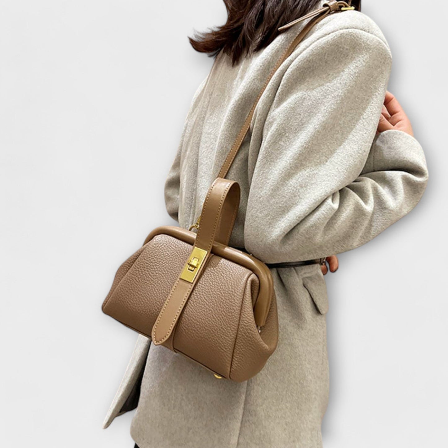 Retro Bag - Elegant and Versatile