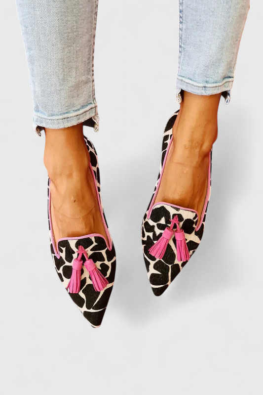 Elegant Permina Moccasins with Pointed Toe and Two-Tone Design