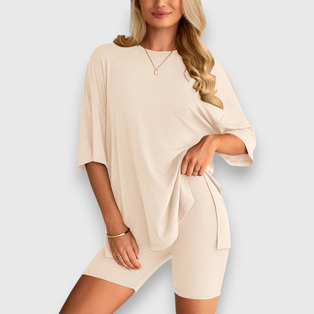 Malia – Oversized T-Shirt and Shorts Lounge Set