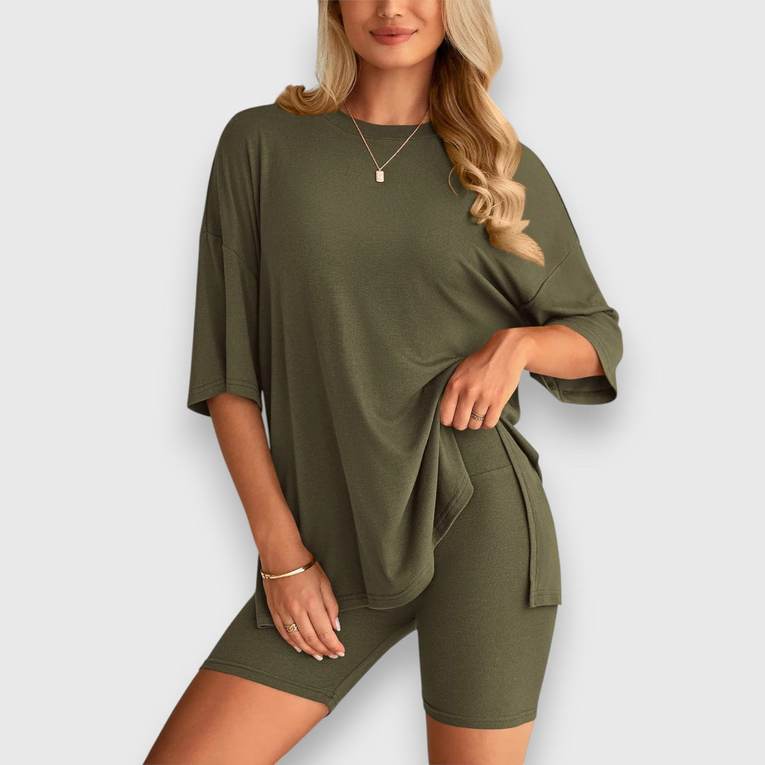 Malia – Oversized T-Shirt and Shorts Lounge Set