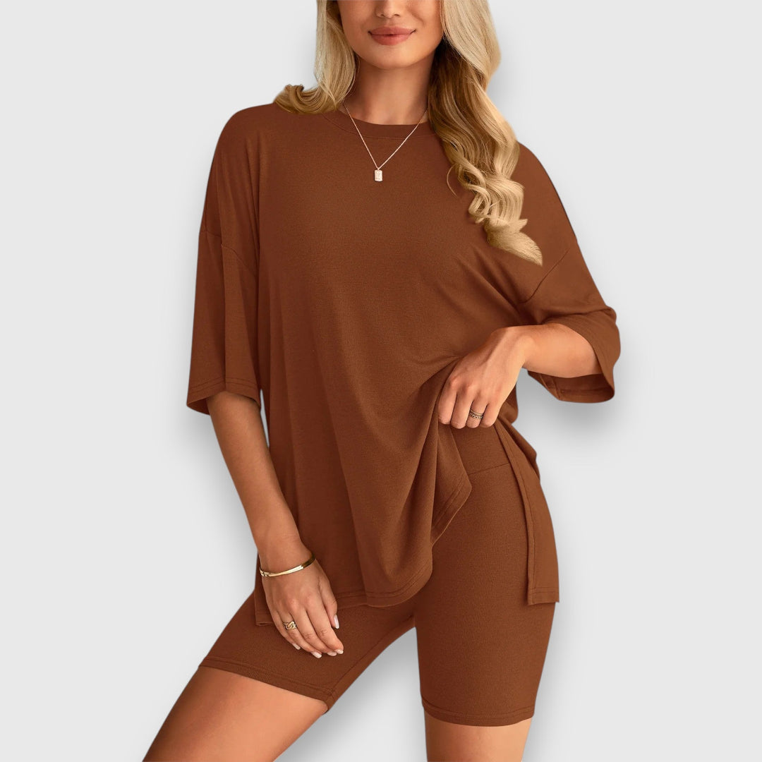 Malia – Oversized T-Shirt and Shorts Lounge Set