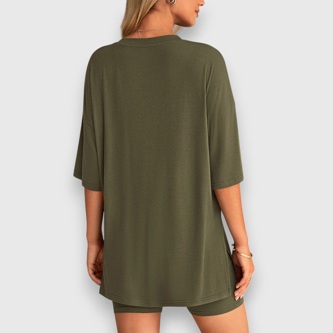 Malia – Oversized T-Shirt and Shorts Lounge Set